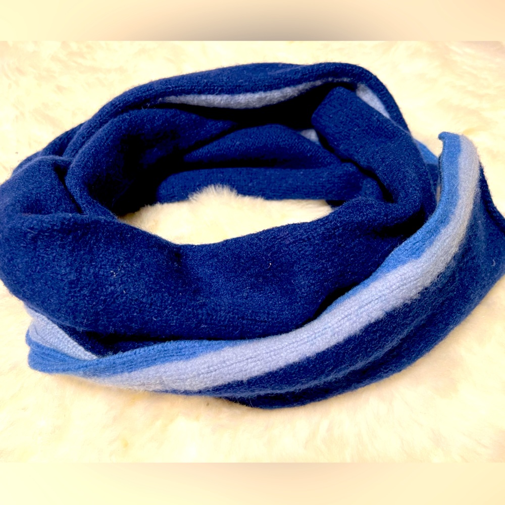 Blue Scarf made with 100% Lambs Wool, Like New